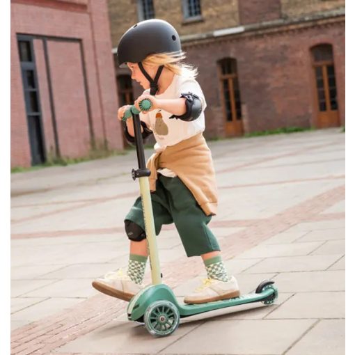 Scoot & Ride Highwaykick 3S Forest gyerek roller | Háromkerekű LED roller 3 éves kortól